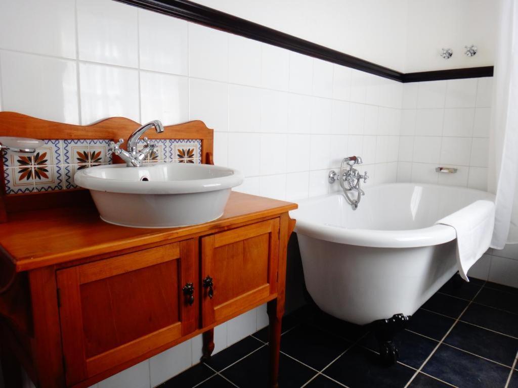 The Historic Pig And Whistle Inn Bathurst المظهر الخارجي الصورة